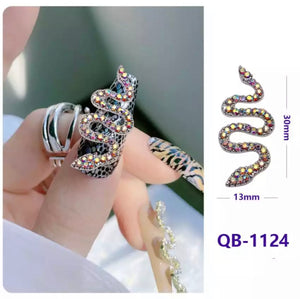 3-D Snake Nail Gems