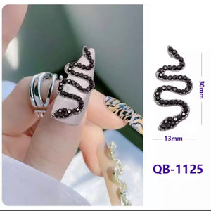 3-D Snake Nail Gems