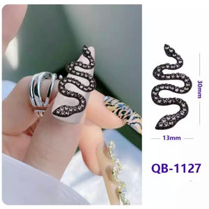 3-D Snake Nail Gems